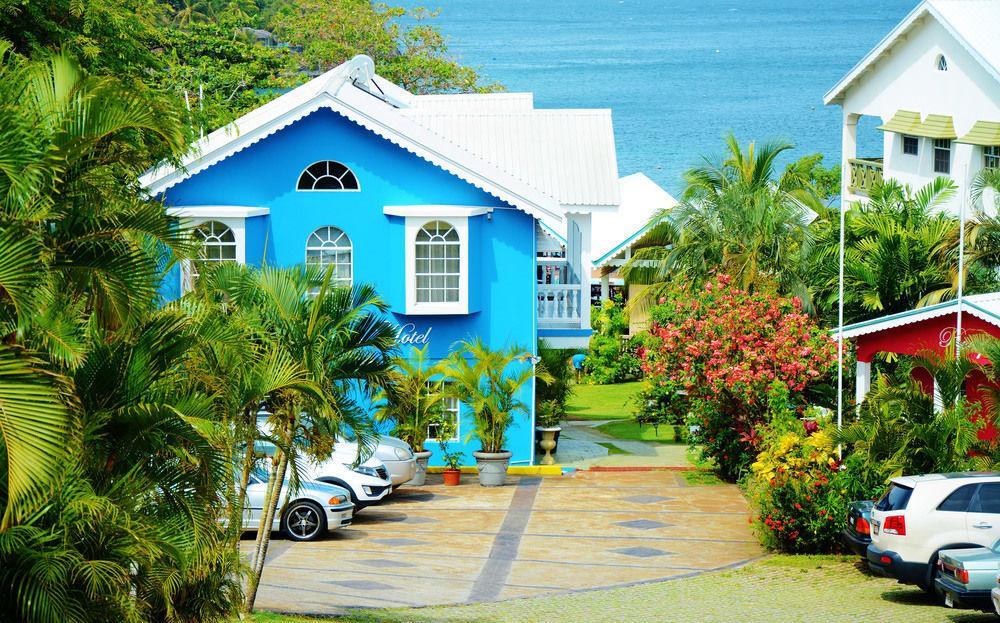 Beachcombers Hotel Saint Vincent Exterior photo